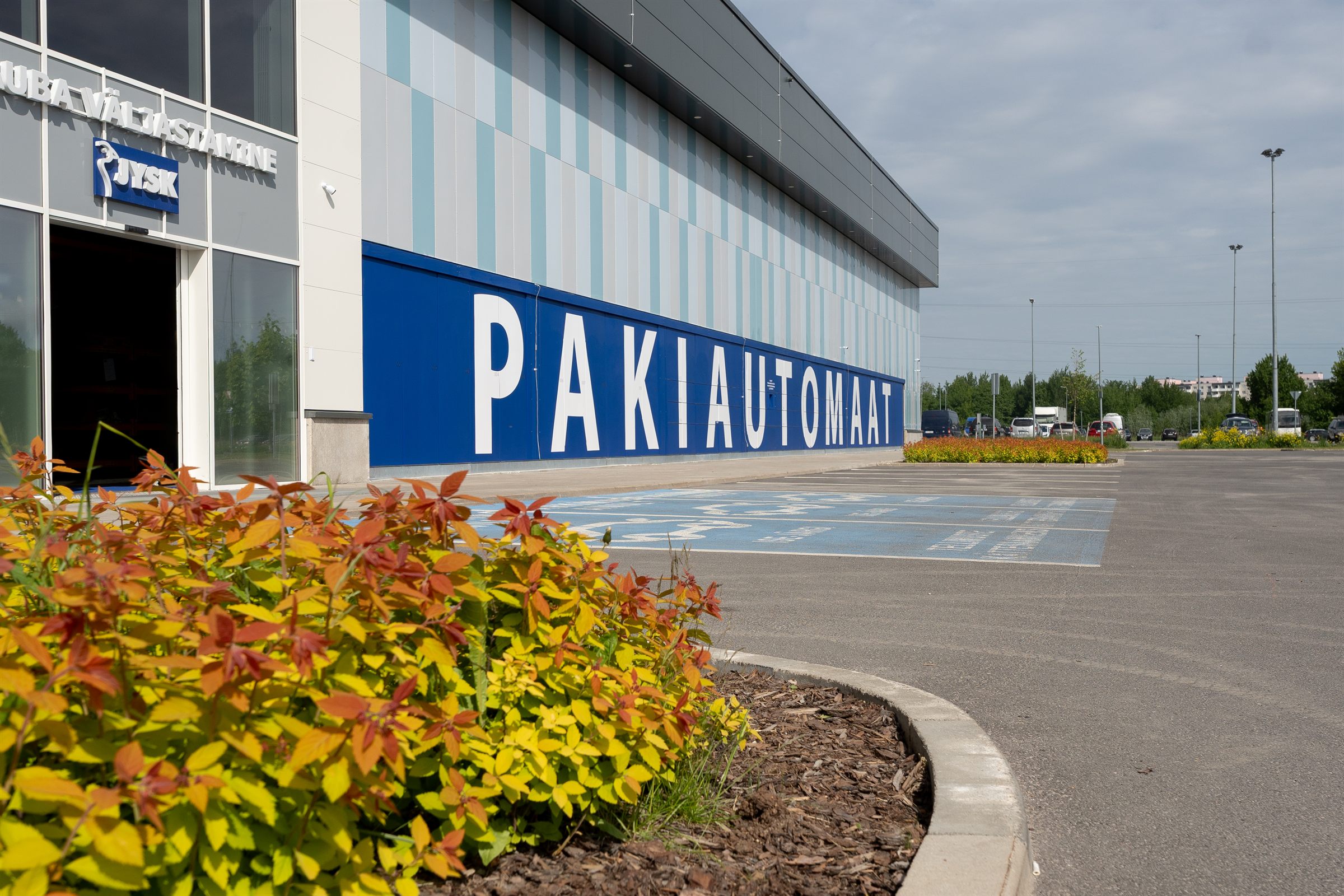 Qeeper Heavy parcel facility in context with surrounding site